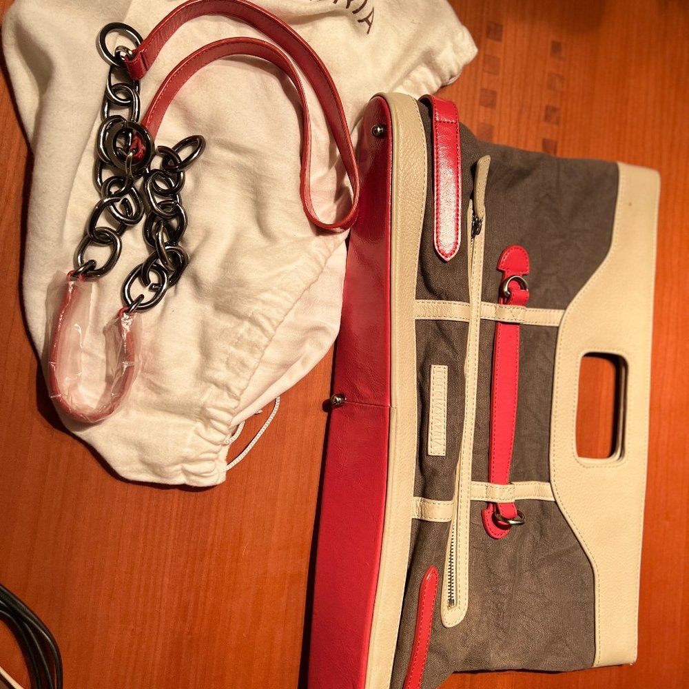 Convertible bcbg satchel/baguette purse. Coral, taupe, beige